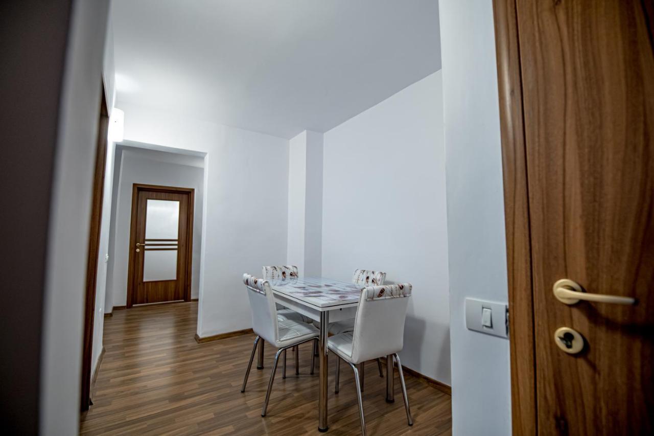 Apartament 3 Camere Royal Braszów Zewnętrze zdjęcie